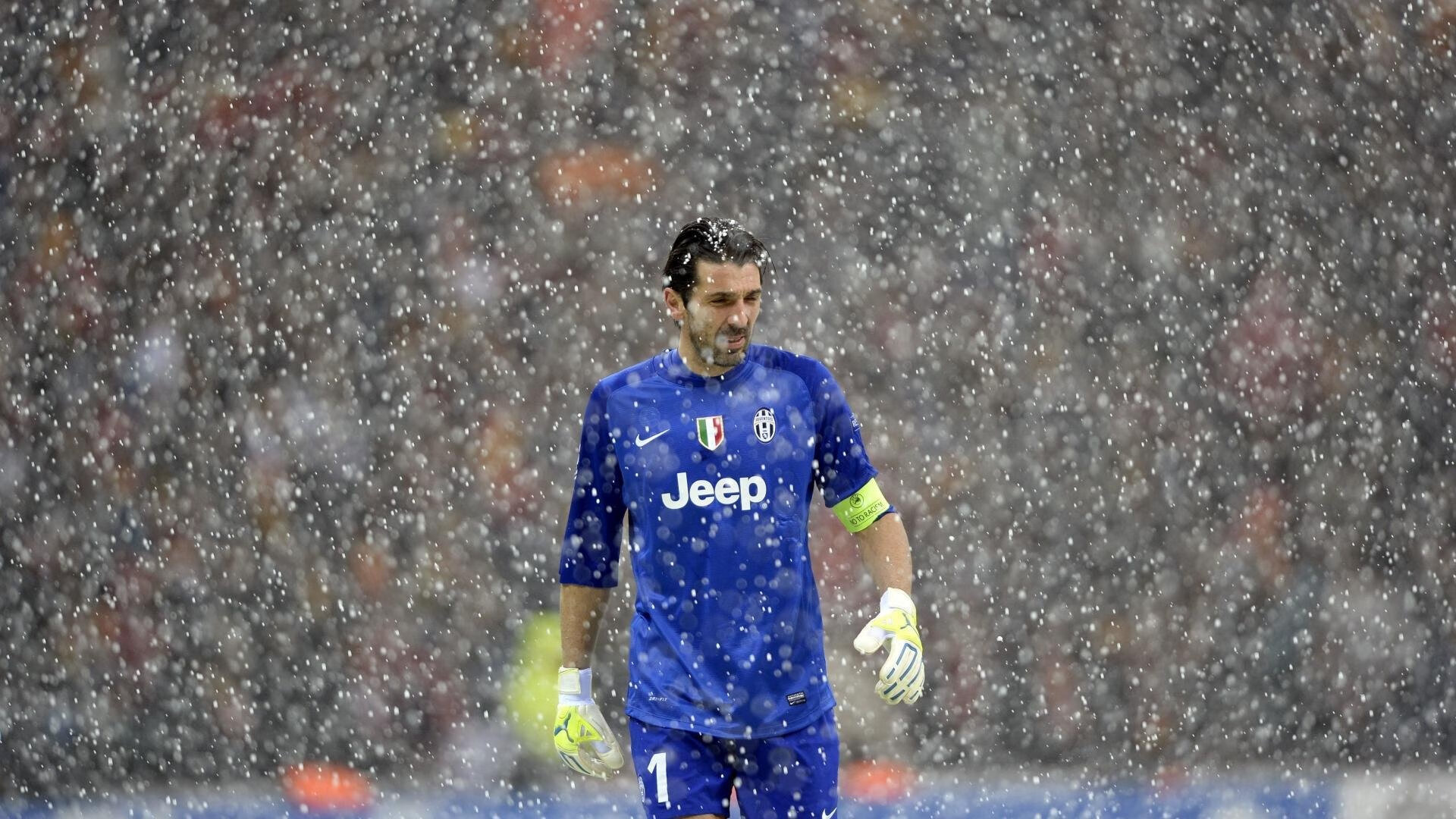 曼联读秒绝平后,球迷口风突变呼吁霍伊伦回归,德甲霍夫曼