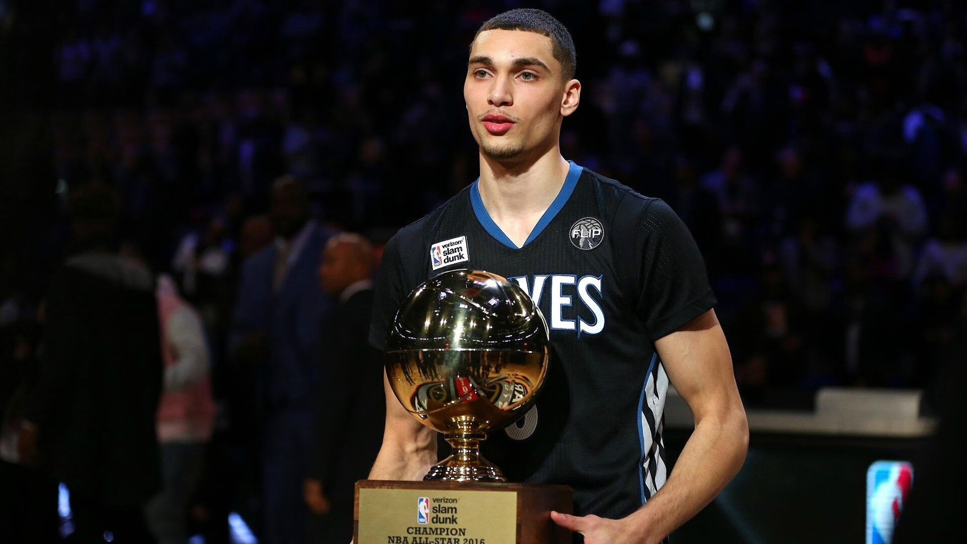 《王者荣耀》“超级战队”冠军争夺：谁才是唯一王者？